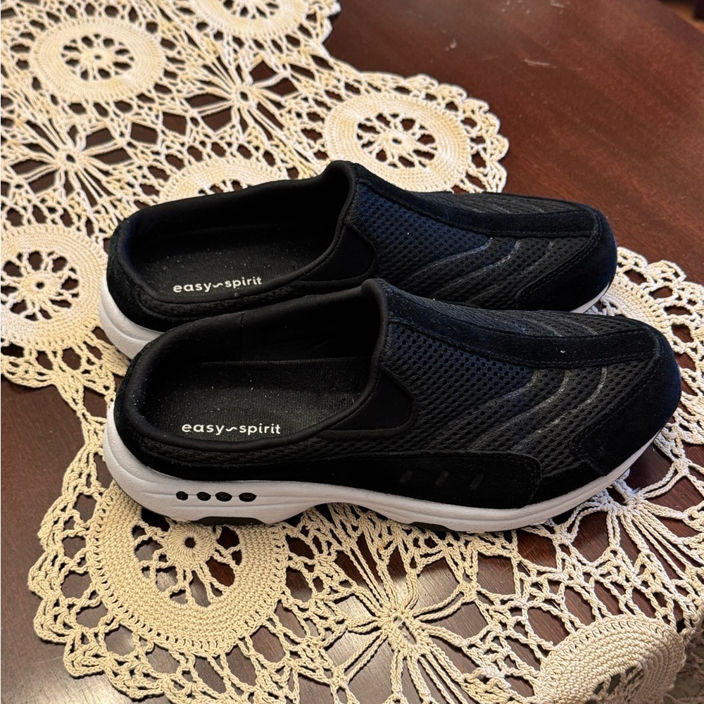 Easy Spirit Black and White Mesh Slip-Ons